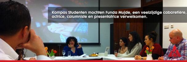 You are currently viewing Funda Mujde met Studenten van Kompas